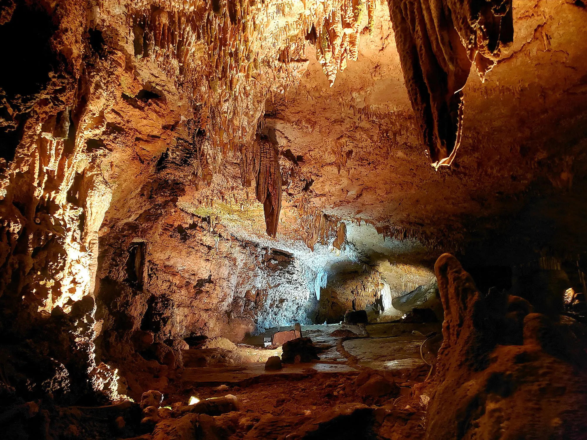Beautiful shot of well lit stalactites and stalagmites of the Meramec Caverns